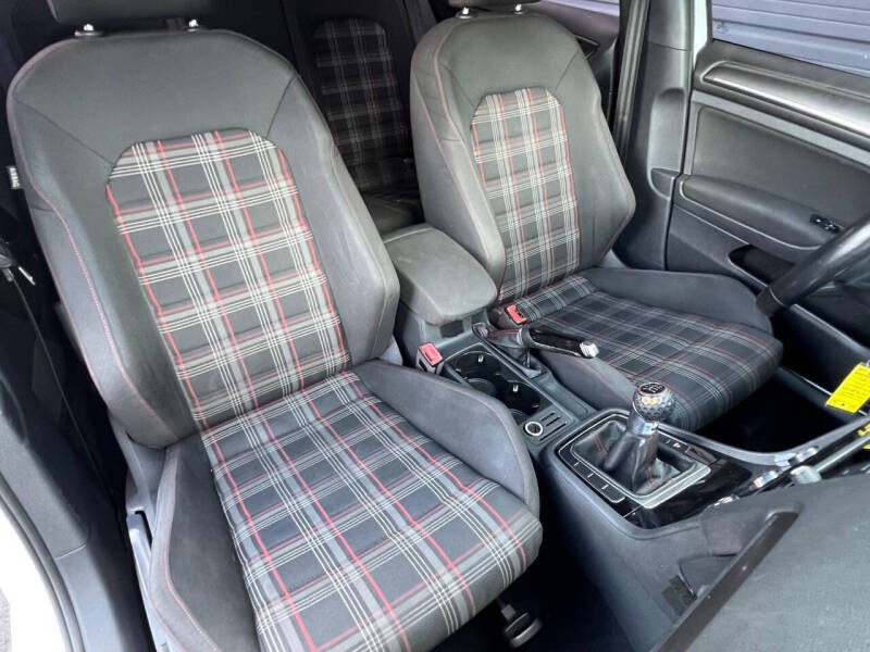 2018 Volkswagen Golf GTI S