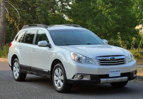 2011 Subaru Outback for sale at CLEAR CHOICE AUTOMOTIVE in Milwaukie OR