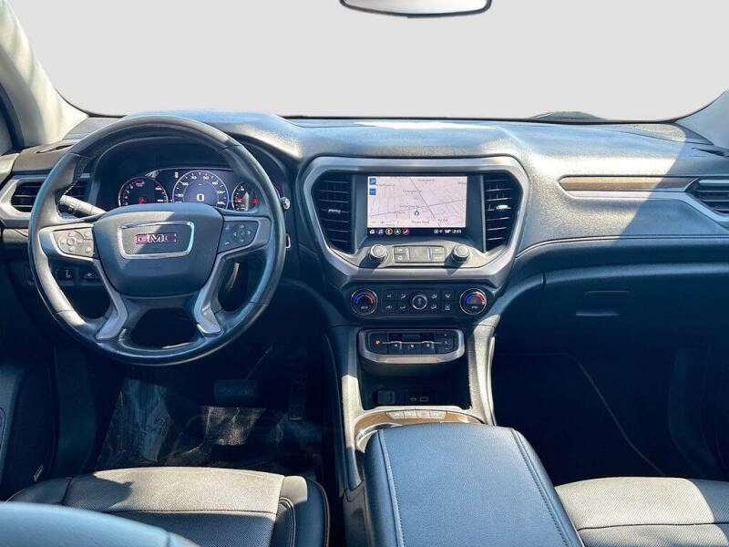 2022 GMC Acadia AT4