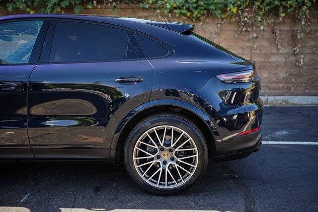 2023 Porsche Cayenne Coupe Platinum Edition