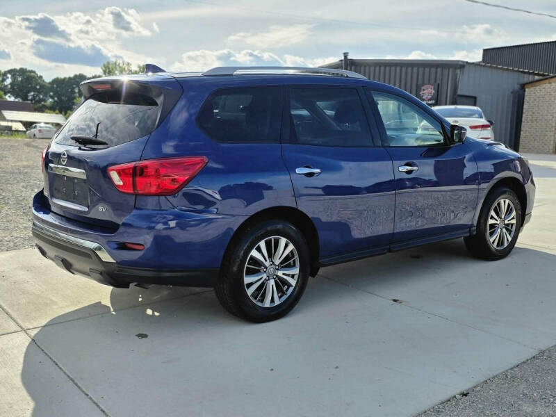 2019 Nissan Pathfinder SV