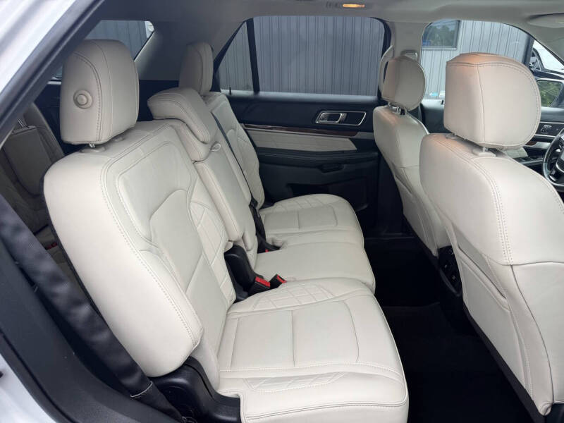 2017 Ford Explorer Platinum