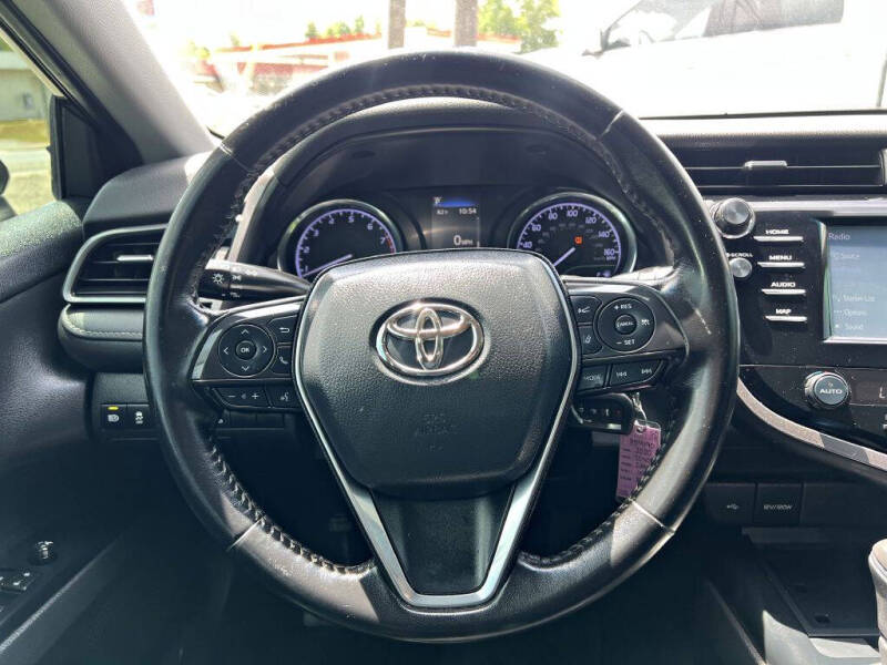 2020 Toyota Camry SE