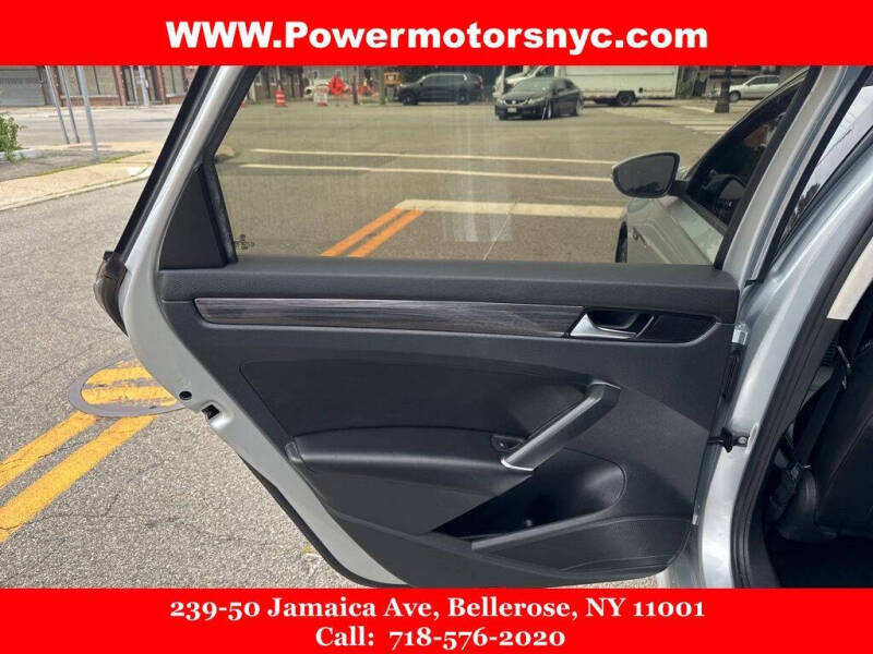 2020 Volkswagen Passat R-Line