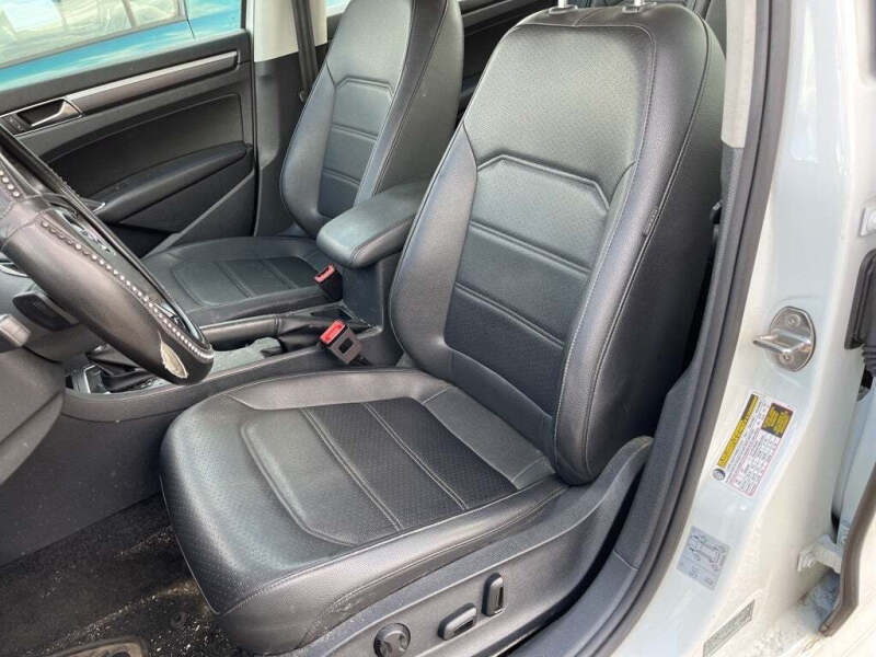 2018 Volkswagen Passat 2.0T R-Line