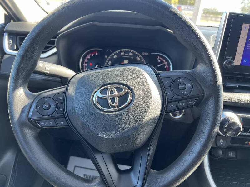 2023 Toyota RAV4 XLE