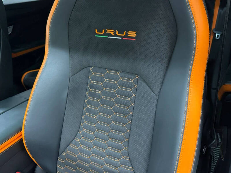 2022 Lamborghini Urus