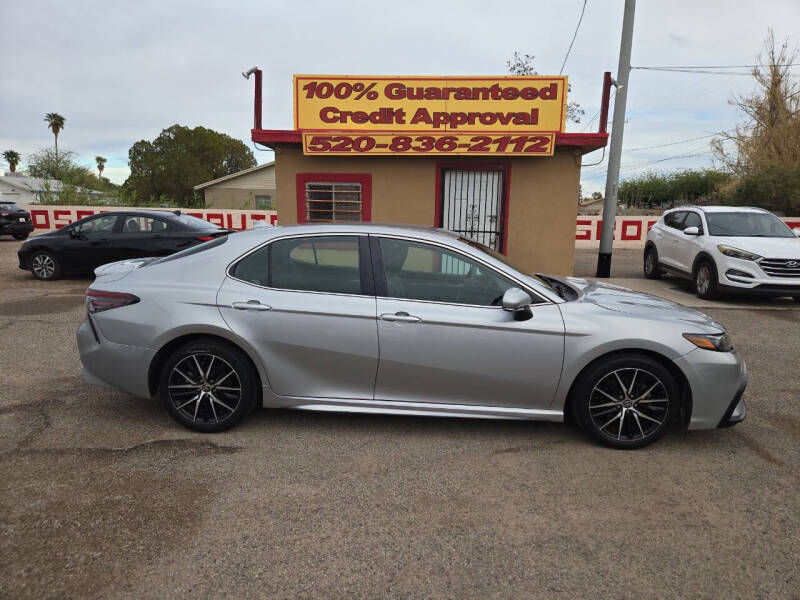 2022 Toyota Camry SE Nightshade's photo