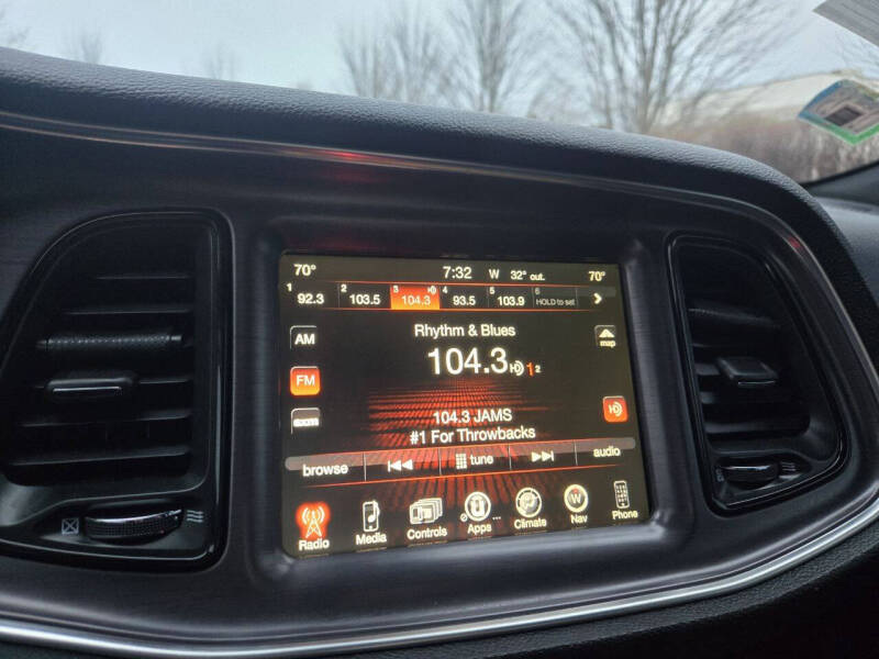 2016 Dodge Challenger SXT Plus