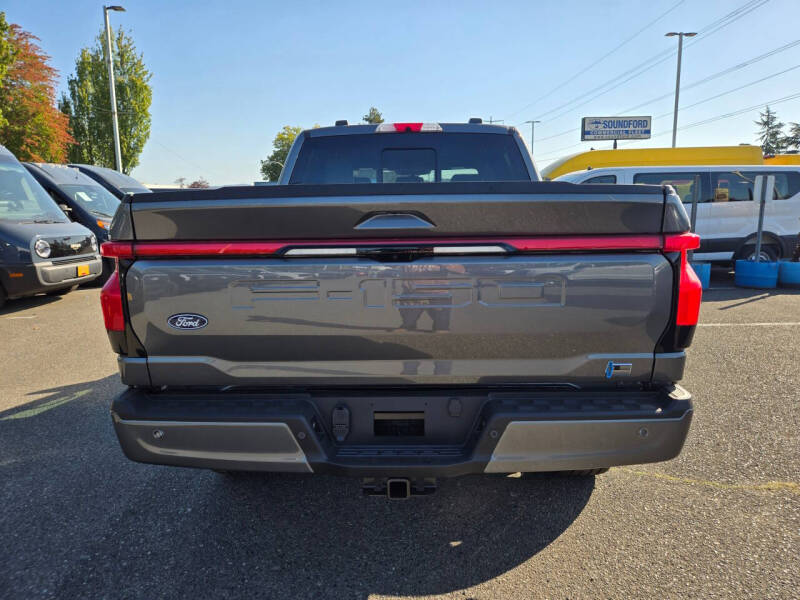 2025 Ford F-150 Lightning Platinum