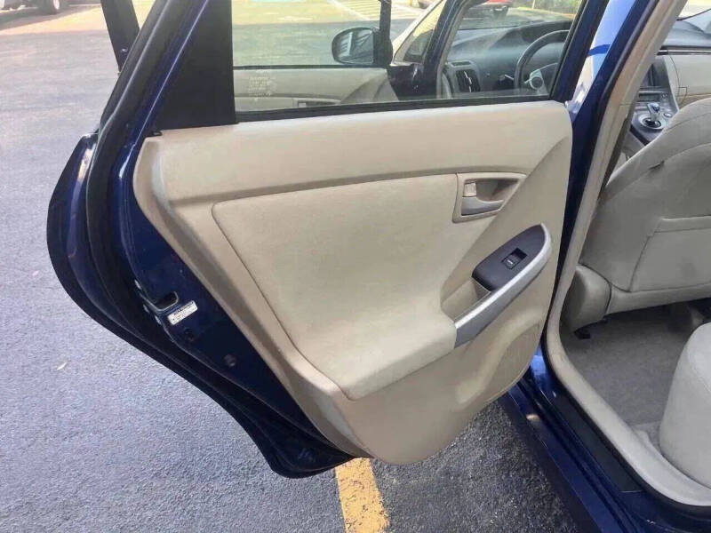 2010 Toyota Prius III