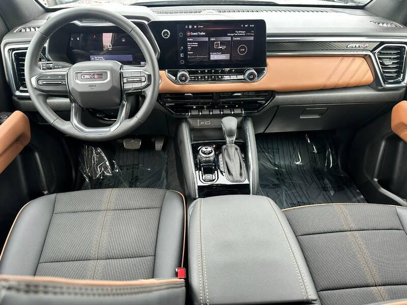 2025 GMC Canyon AT4