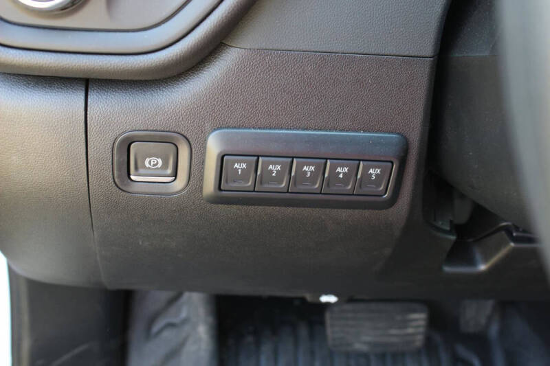 2025 Chevrolet Silverado 3500HD CC