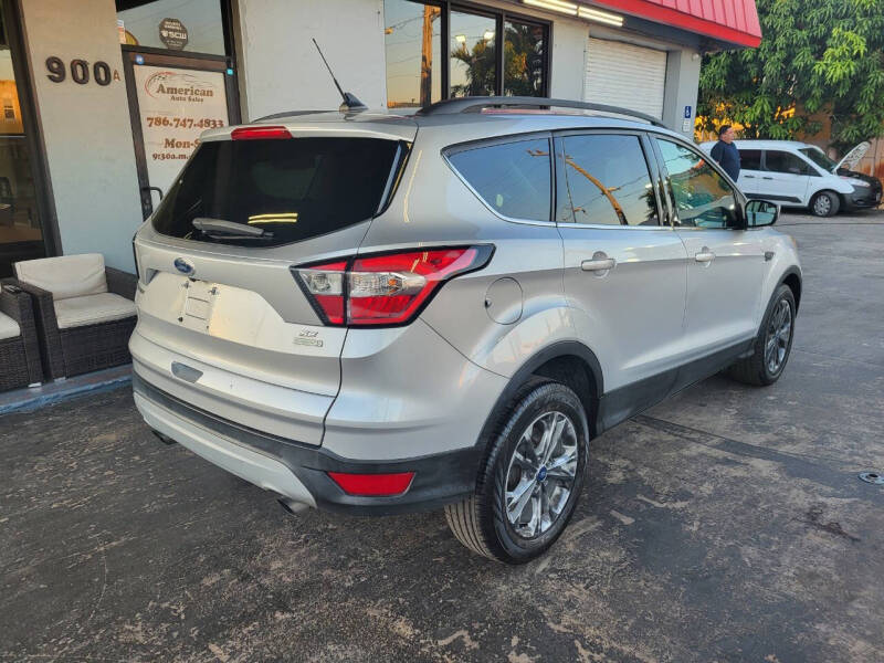 2018 Ford Escape SE photo 2