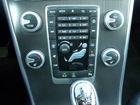 2016 Volvo XC60 T5 Drive-E Premier