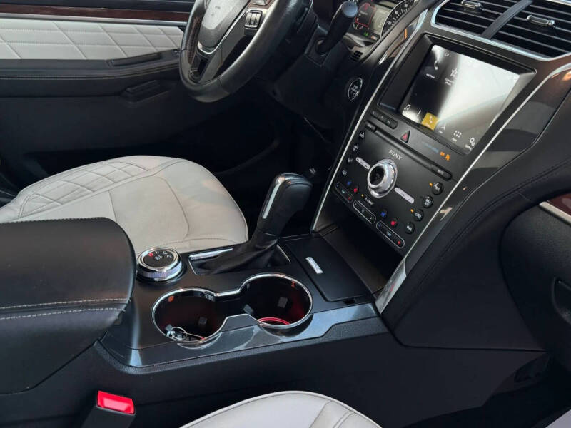2019 Ford Explorer Platinum