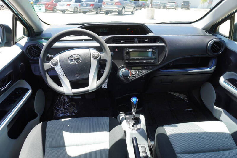 2013 Toyota Prius c Two
