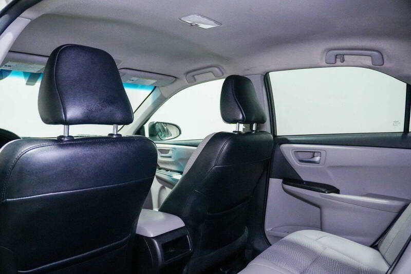 2017 Toyota Camry SE