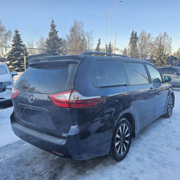 2018 Toyota Sienna XLE 7-Passenger