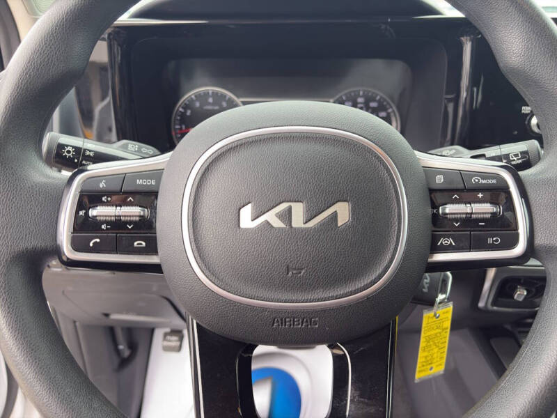 2023 Kia Sorento LX