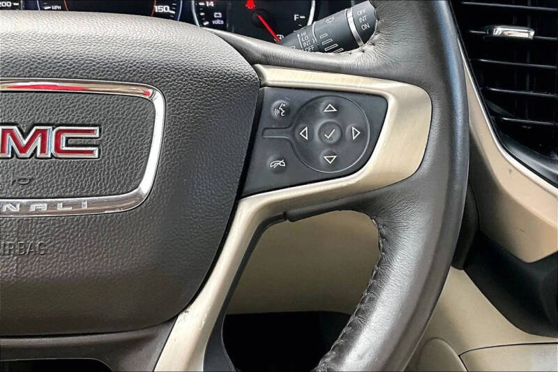 2017 GMC Acadia Denali