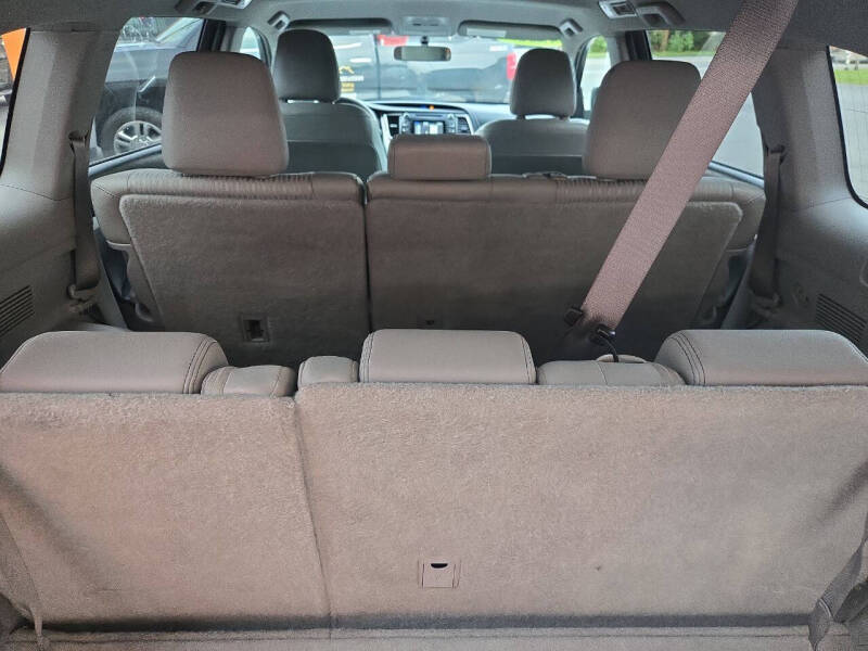 2014 Toyota Highlander LE