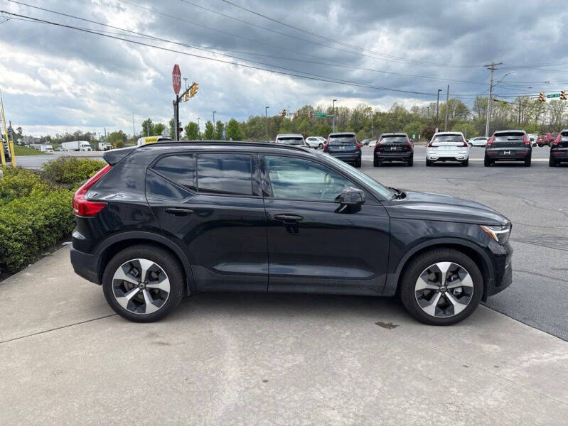 2026 Volvo XC40 B5 Plus