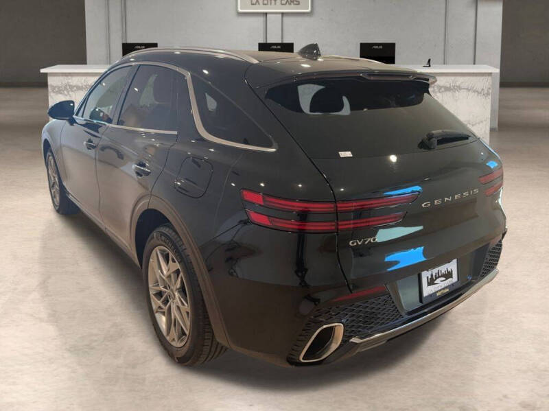 2025 Genesis GV70 2.5T Standard