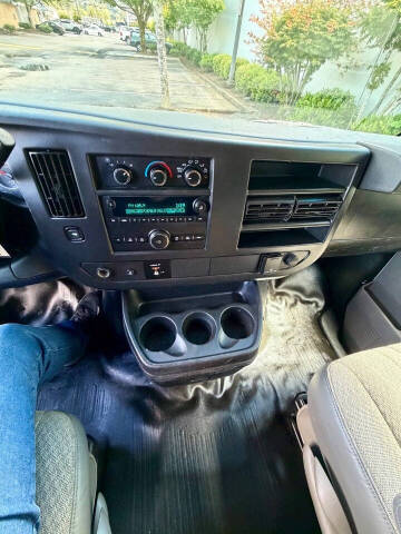 2017 GMC Savana 2500