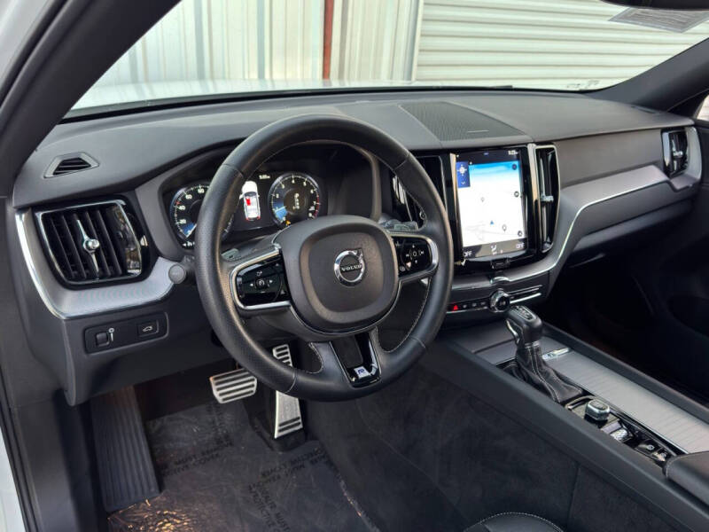 2019 Volvo XC60 T5 R-Design