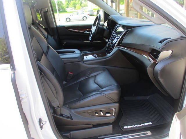 2018 Cadillac Escalade Luxury