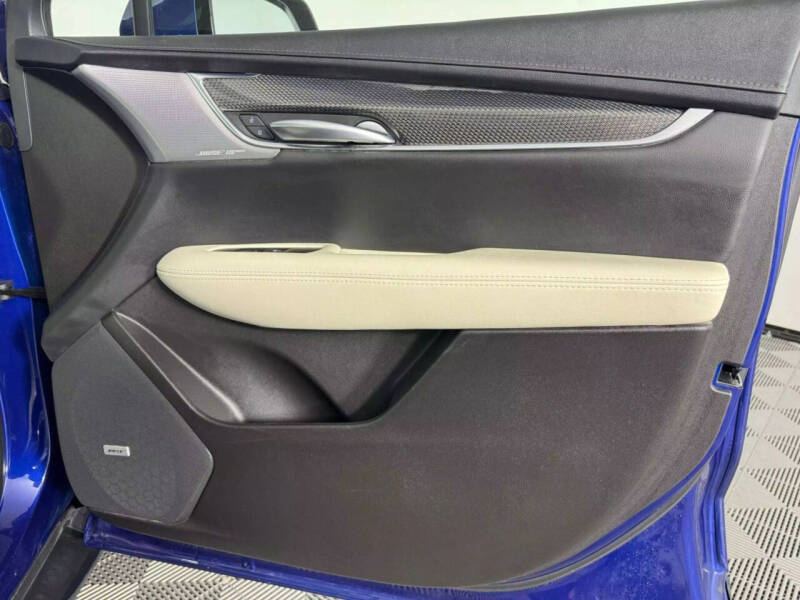 2023 Cadillac XT5 Sport