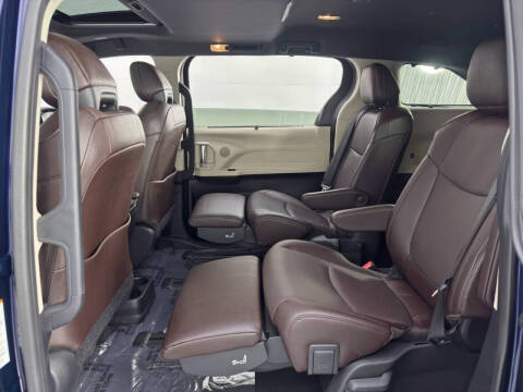 2024 Toyota Sienna Platinum 7-Passenger
