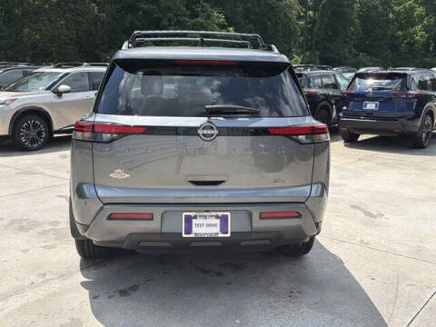 2026 Nissan Pathfinder SL