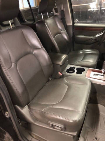 2011 Nissan Pathfinder LE