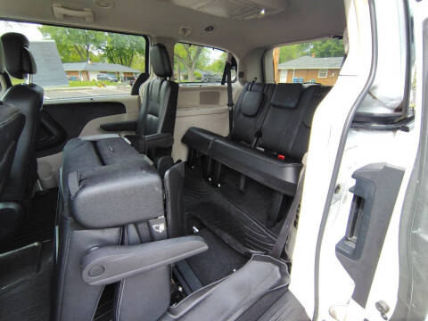2016 Chrysler Town and Country Touring
