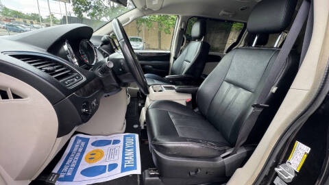 2015 Chrysler Town and Country Touring