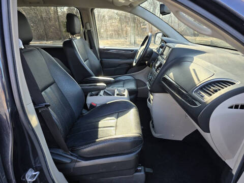 2014 Chrysler Town and Country Touring