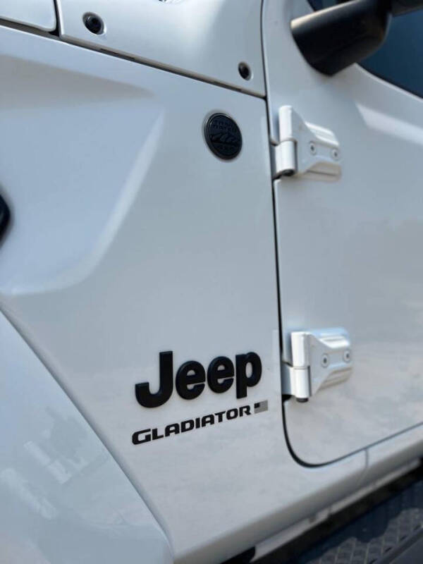 2023 Jeep Gladiator Sport S