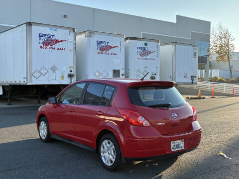 2011 Nissan Versa 1.8 S