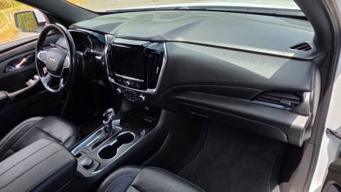 2022 Chevrolet Traverse LT Leather