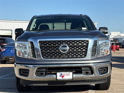 2018 Nissan Titan SV