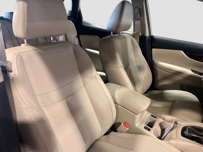 2022 Nissan Rogue Sport SL