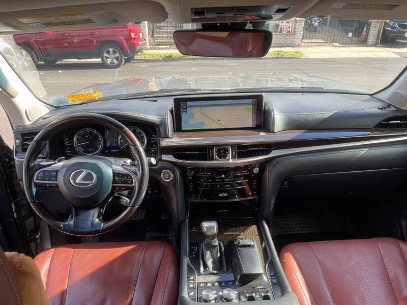 2018 Lexus LX 570 Three-Row