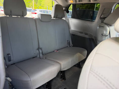 2015 Toyota Sienna XLE Premium 8-Passenger