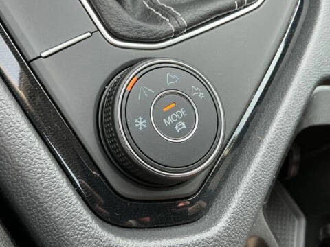 2025 Volkswagen Taos SEL 4Motion