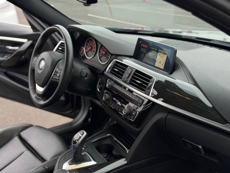 2018 BMW 3 Series 330i xDrive