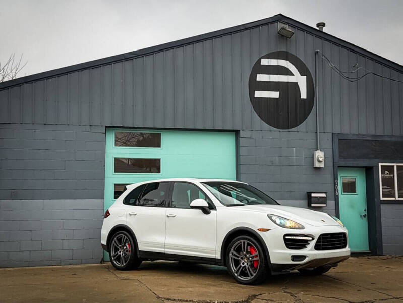 2013 Porsche Cayenne Turbo's photo