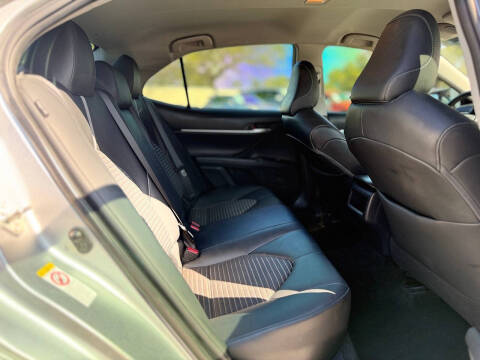 2018 Toyota Camry SE