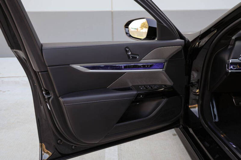 2024 BMW 7 Series 740i